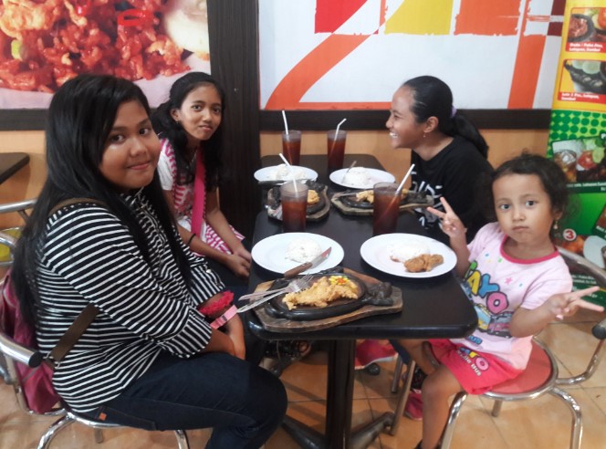 Mbak Lili's Gurame Soup: The Secret Flavor That Makes Cilacap Residents Queue